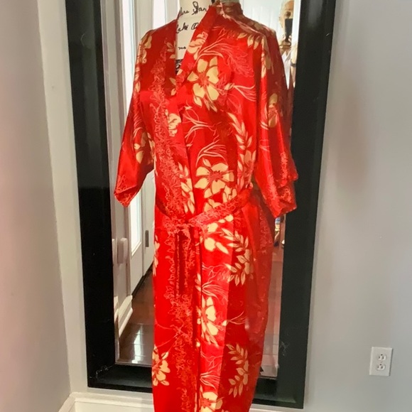 Other - Asian Inspired Ladies Robe size Large with Belt